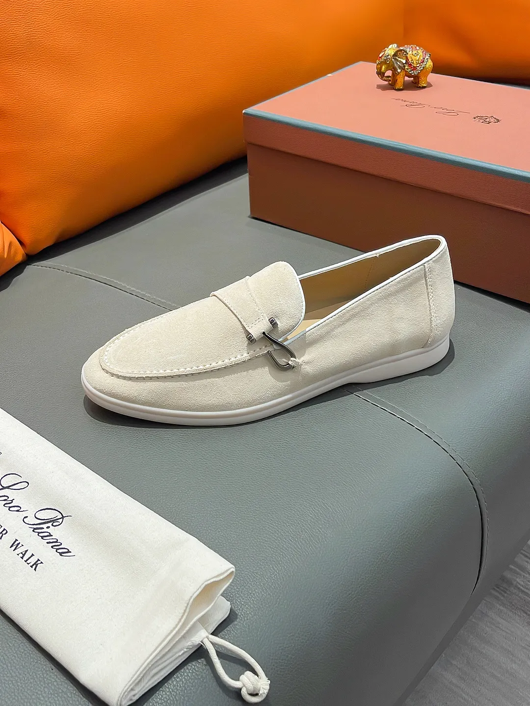 Men's shoes LORO PIANA "LP" P420 Regular size: 38-44 (casual shoes) Product materials: Selected high-mercerized suede upper, comfortable sheepskin lining; original outsole.